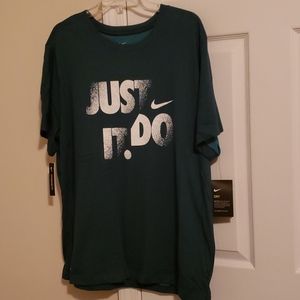 Nike t-shirt XL